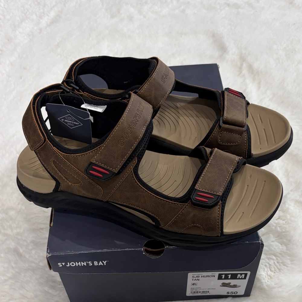St. John's Bay Men's Tan and Black Sandals,Size 11-M - Picture 16 of 17